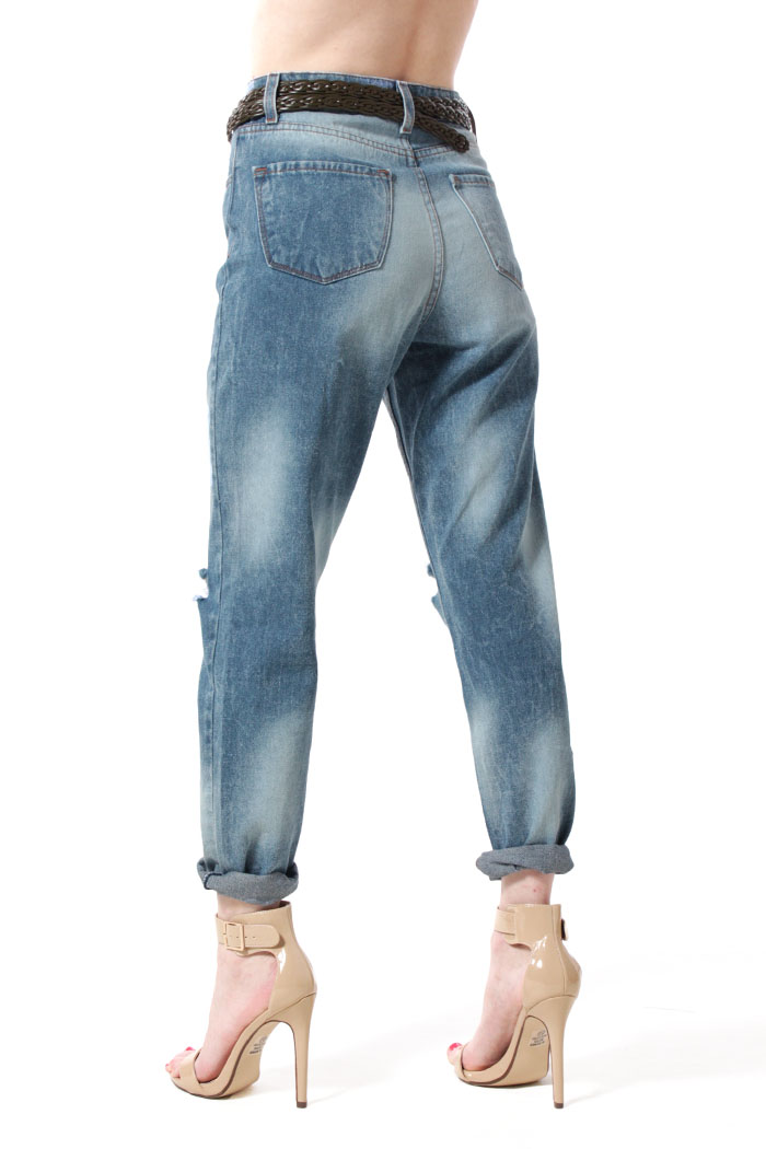 Knee Ripped Boyfriend Jeans on Luulla